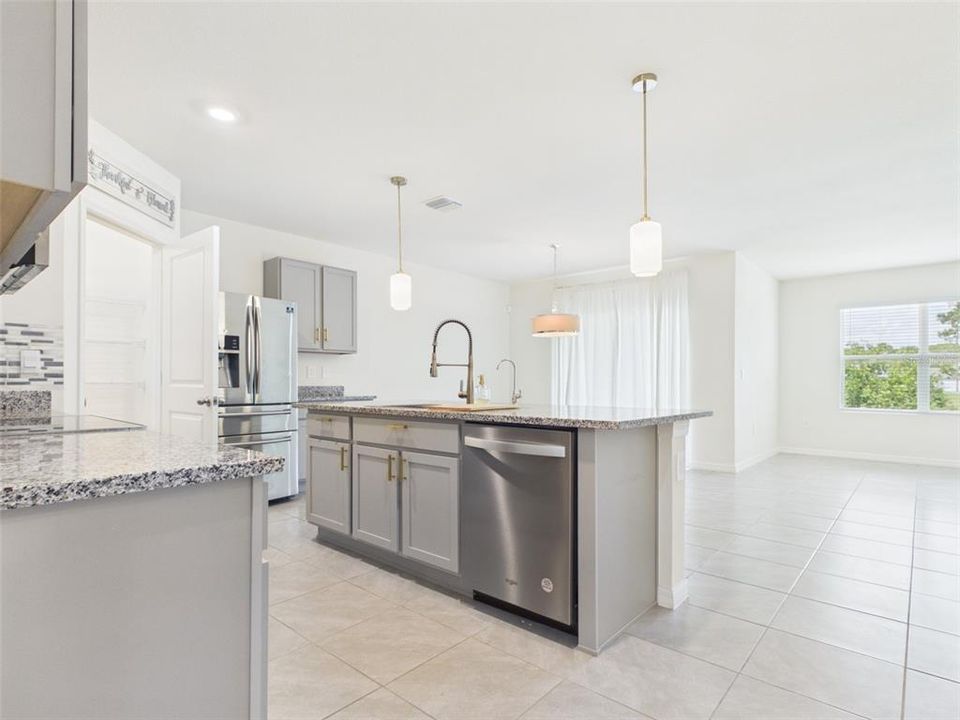For Sale: $302,500 (4 beds, 2 baths, 1827 Square Feet)
