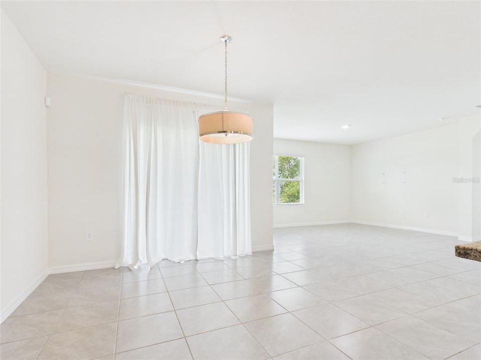For Sale: $302,500 (4 beds, 2 baths, 1827 Square Feet)