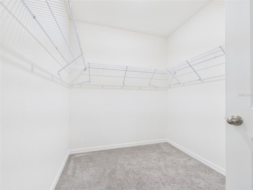 For Sale: $302,500 (4 beds, 2 baths, 1827 Square Feet)