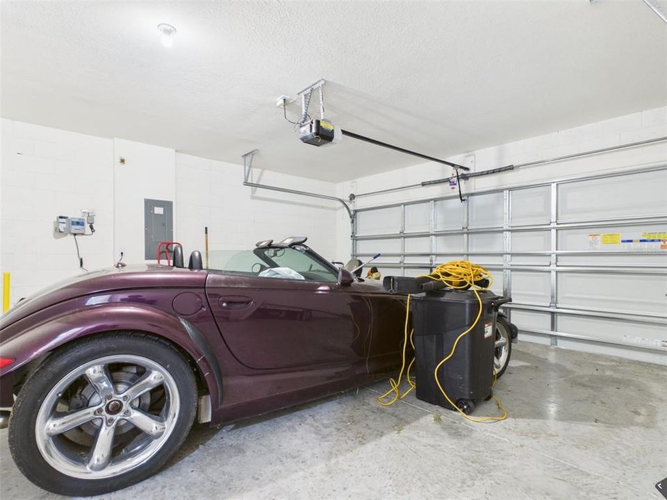 For Sale: $302,500 (4 beds, 2 baths, 1827 Square Feet)