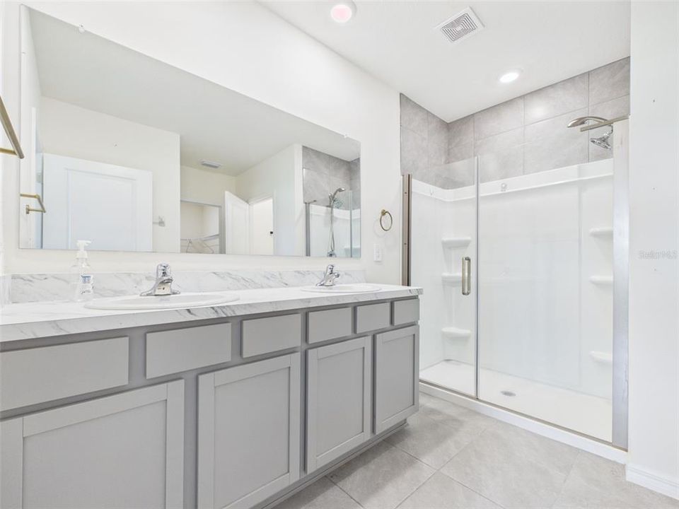 For Sale: $302,500 (4 beds, 2 baths, 1827 Square Feet)