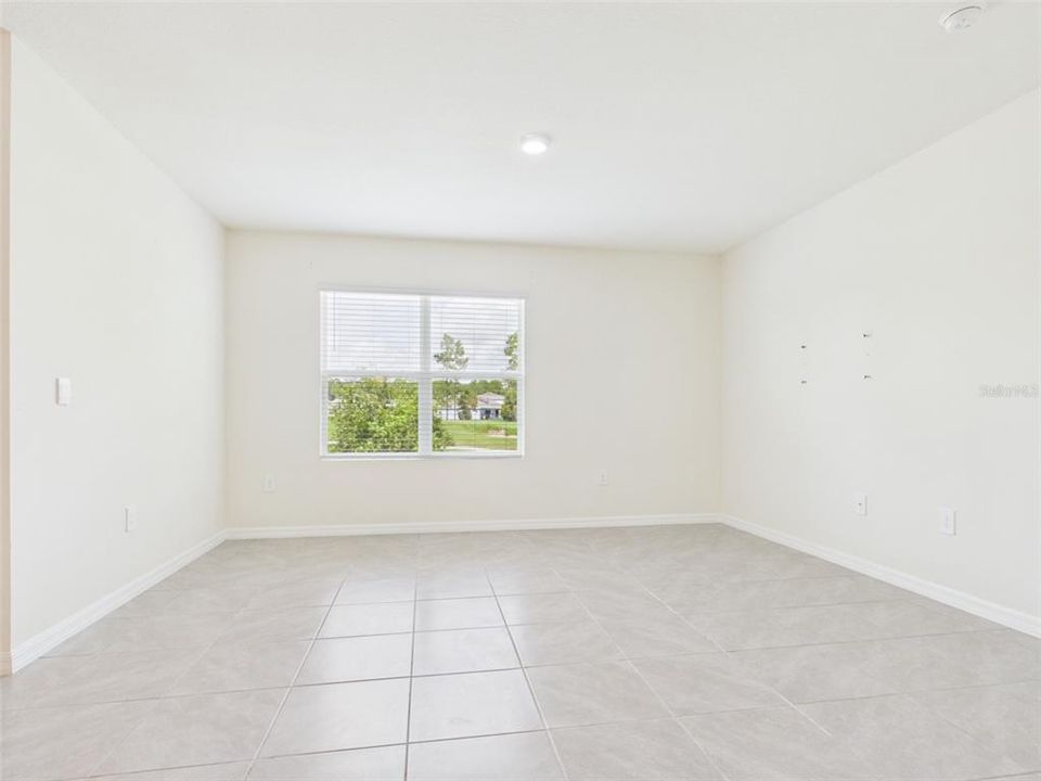 For Sale: $302,500 (4 beds, 2 baths, 1827 Square Feet)