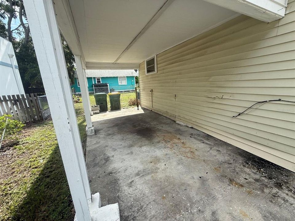 For Sale: $399,000 (2 beds, 1 baths, 925 Square Feet)