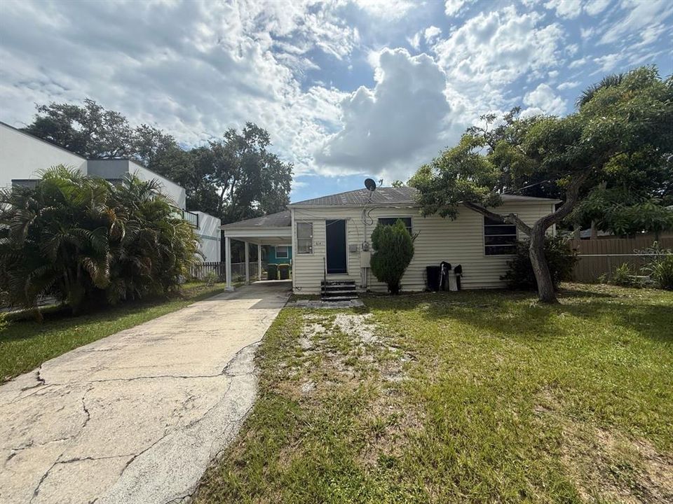 For Sale: $399,000 (2 beds, 1 baths, 925 Square Feet)