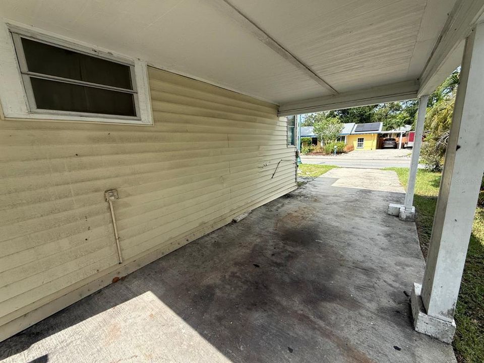For Sale: $399,000 (2 beds, 1 baths, 925 Square Feet)