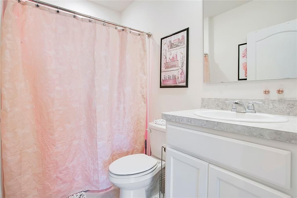 For Rent: $2,150 (3 beds, 2 baths, 1412 Square Feet)