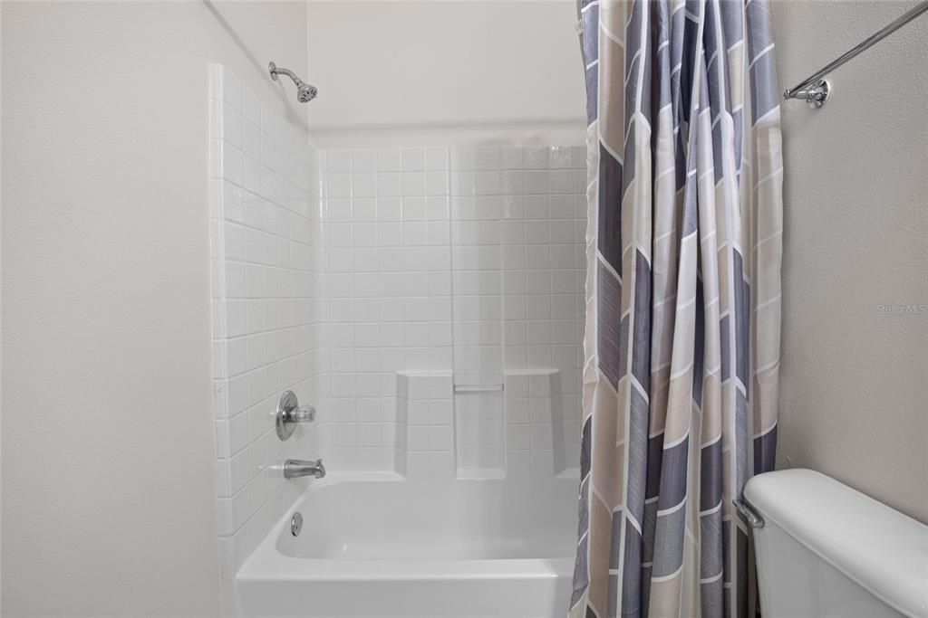 For Rent: $1,800 (2 beds, 2 baths, 1383 Square Feet)
