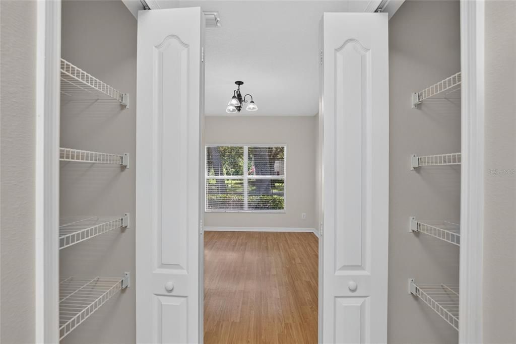 For Rent: $1,800 (2 beds, 2 baths, 1383 Square Feet)