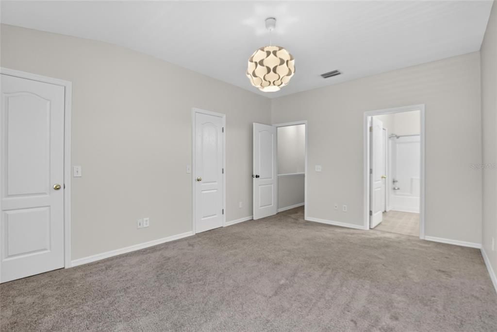 For Rent: $1,800 (2 beds, 2 baths, 1383 Square Feet)