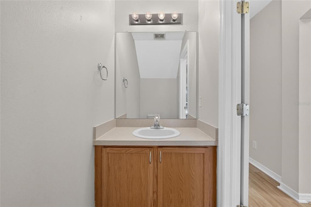 For Rent: $1,800 (2 beds, 2 baths, 1383 Square Feet)