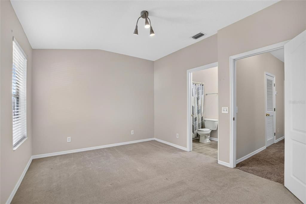For Rent: $1,800 (2 beds, 2 baths, 1383 Square Feet)