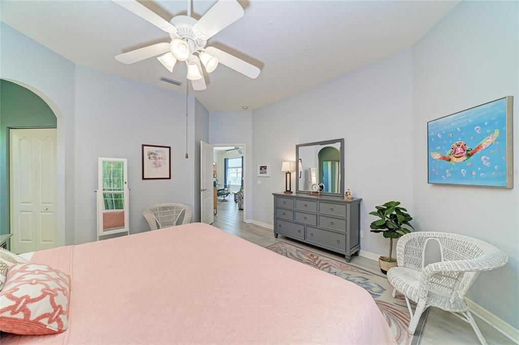 For Sale: $389,000 (3 beds, 2 baths, 1942 Square Feet)