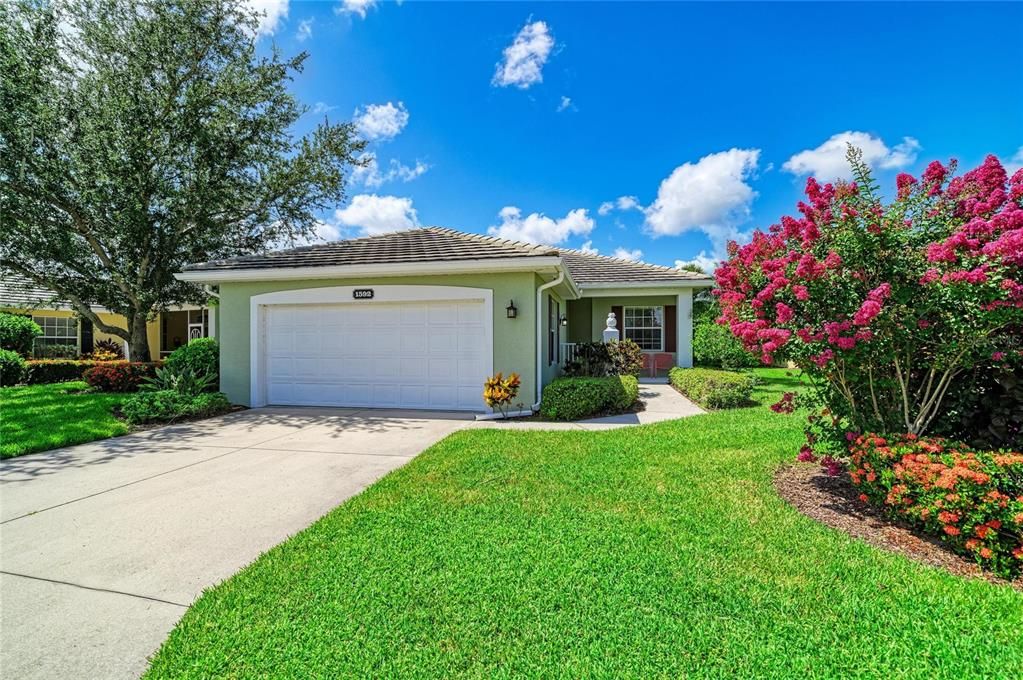For Sale: $389,000 (3 beds, 2 baths, 1942 Square Feet)