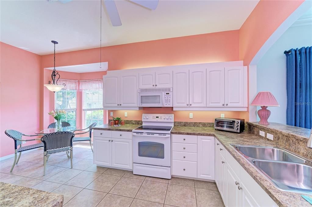 For Sale: $389,000 (3 beds, 2 baths, 1942 Square Feet)