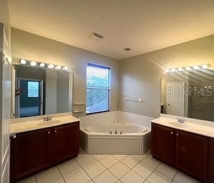 En Renta: $3,400 (5 camas, 3 baños, 3600 Pies cuadrados)