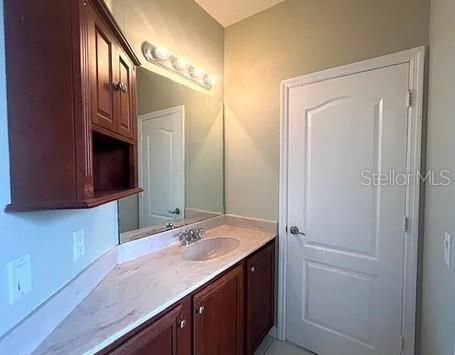 En Renta: $3,400 (5 camas, 3 baños, 3600 Pies cuadrados)