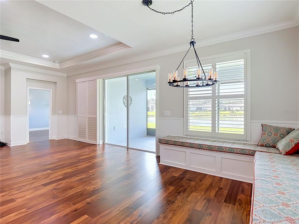 For Sale: $349,500 (2 beds, 2 baths, 1686 Square Feet)
