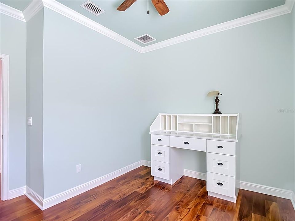 For Sale: $349,500 (2 beds, 2 baths, 1686 Square Feet)