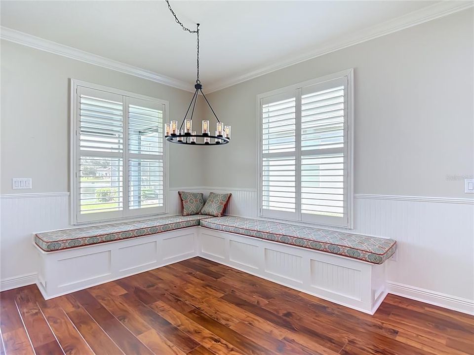 For Sale: $349,500 (2 beds, 2 baths, 1686 Square Feet)