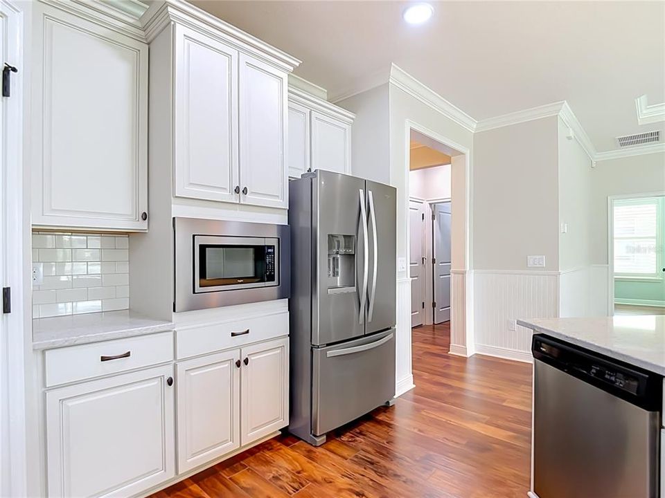 For Sale: $349,500 (2 beds, 2 baths, 1686 Square Feet)
