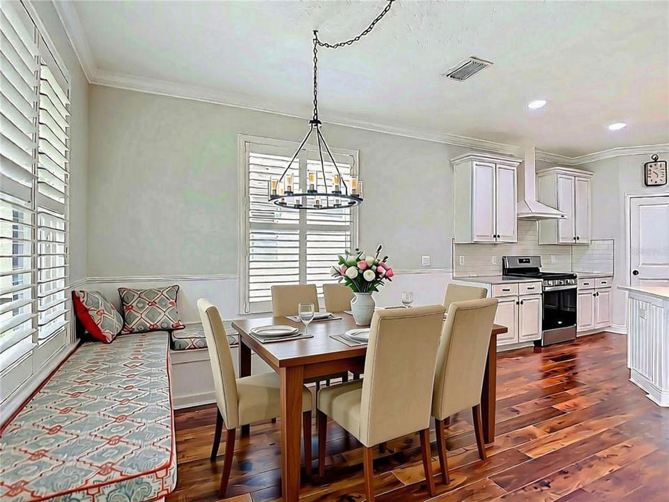 For Sale: $349,500 (2 beds, 2 baths, 1686 Square Feet)