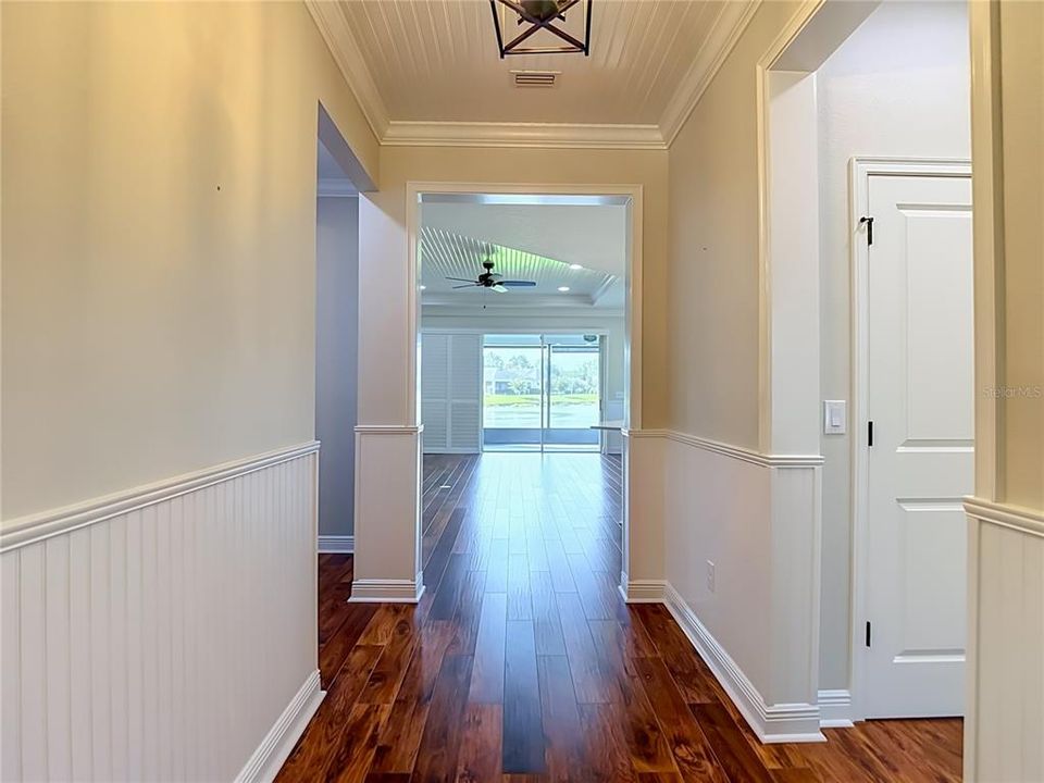 For Sale: $349,500 (2 beds, 2 baths, 1686 Square Feet)