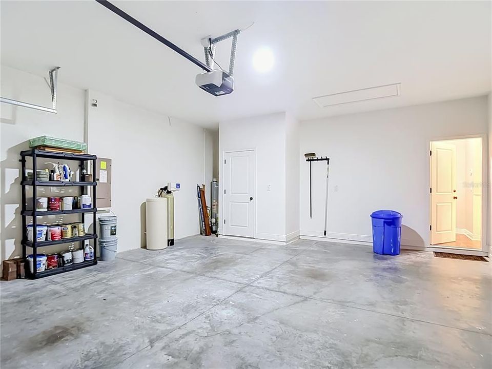 For Sale: $349,500 (2 beds, 2 baths, 1686 Square Feet)