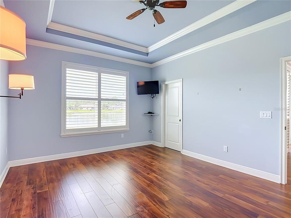 For Sale: $349,500 (2 beds, 2 baths, 1686 Square Feet)