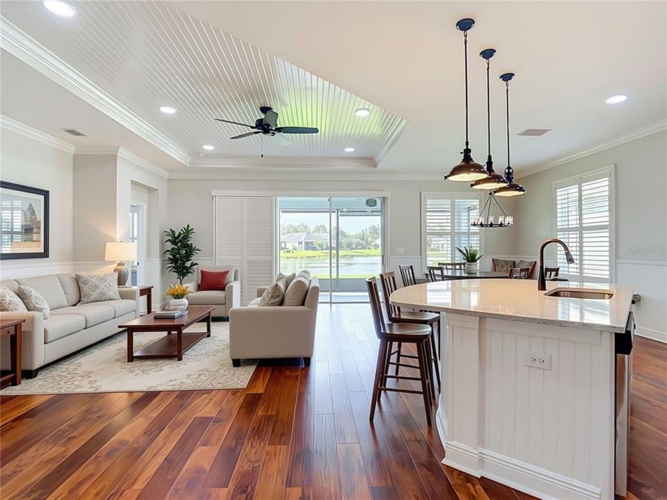 For Sale: $349,500 (2 beds, 2 baths, 1686 Square Feet)
