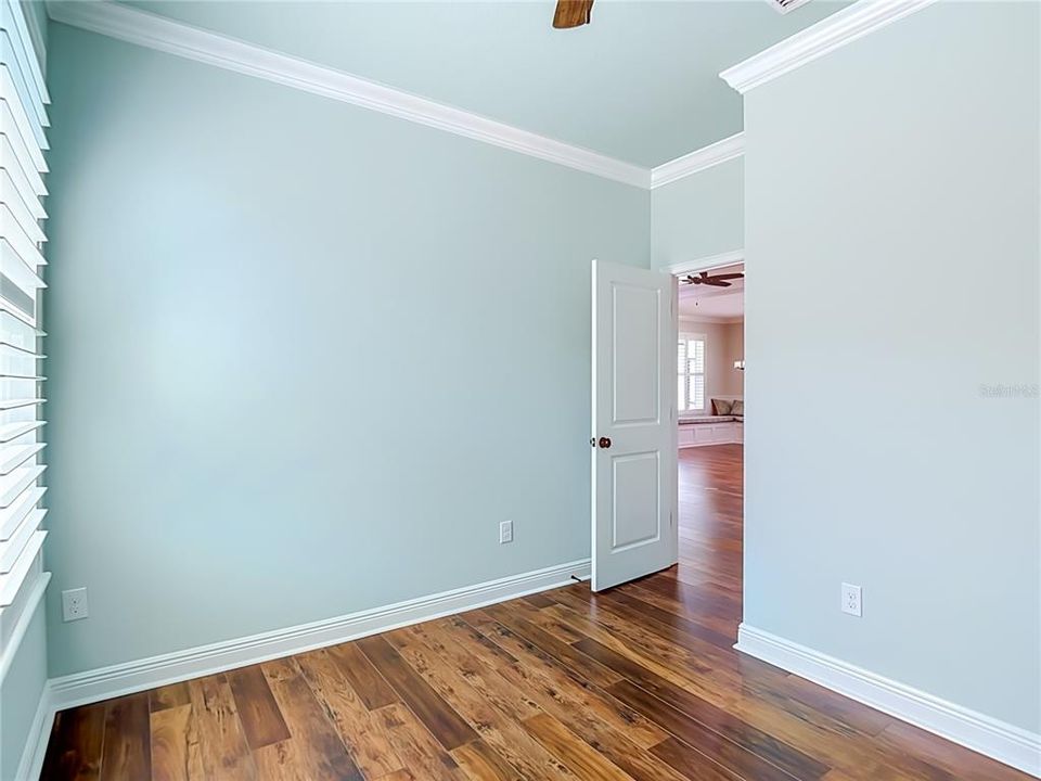 For Sale: $349,500 (2 beds, 2 baths, 1686 Square Feet)