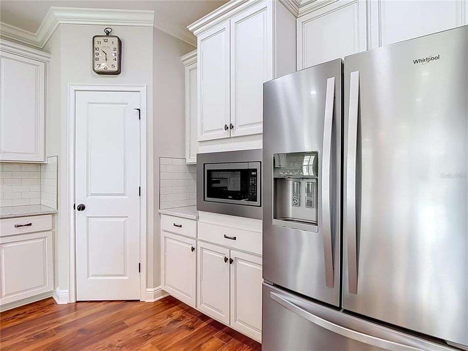 For Sale: $349,500 (2 beds, 2 baths, 1686 Square Feet)