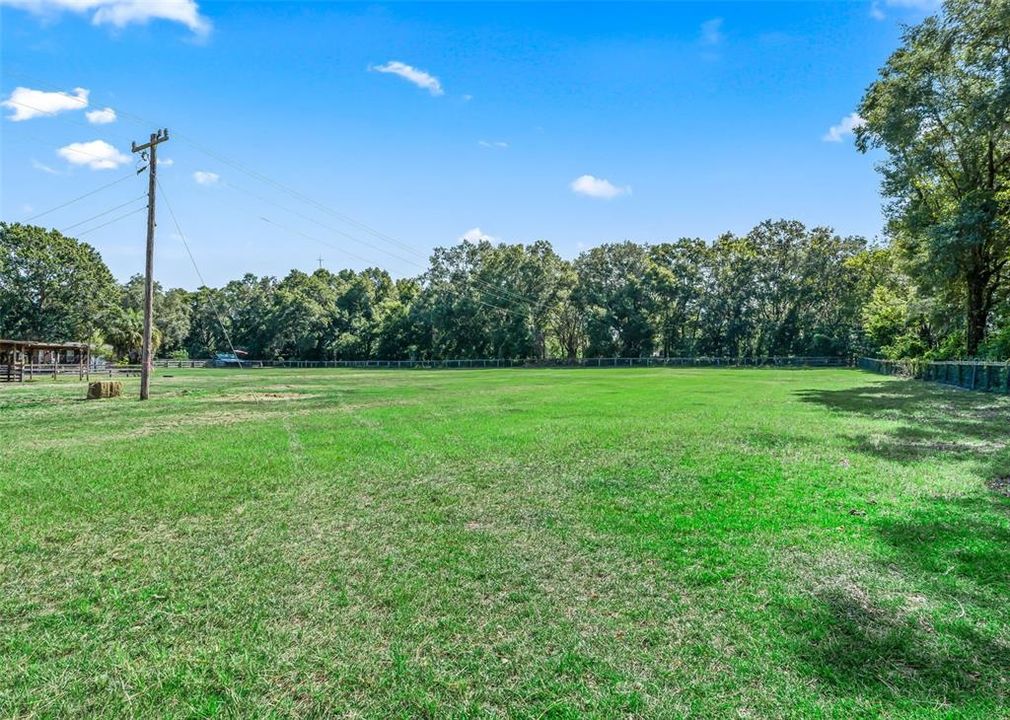 For Sale: $325,000 (2 beds, 2 baths, 1974 Square Feet)