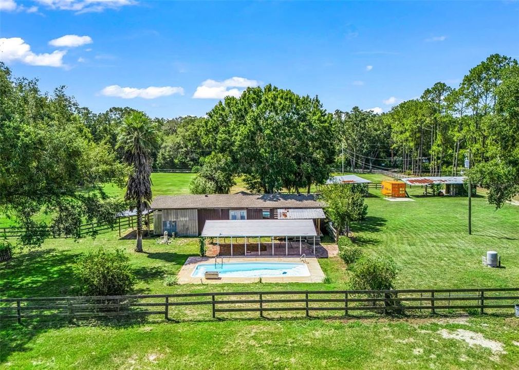 For Sale: $325,000 (2 beds, 2 baths, 1974 Square Feet)