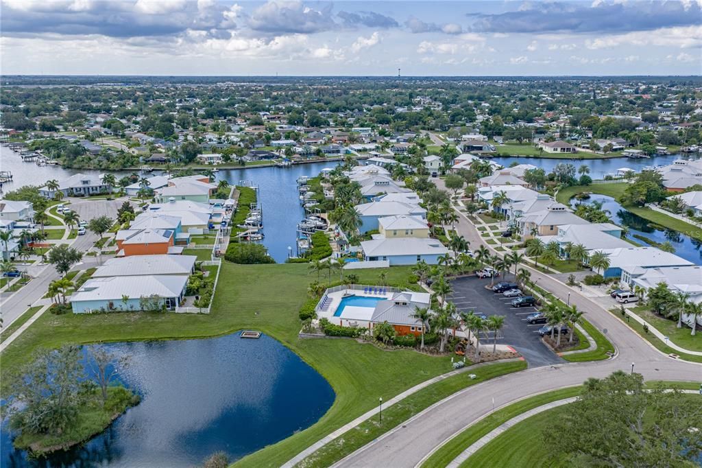 For Sale: $915,000 (4 beds, 3 baths, 3177 Square Feet)