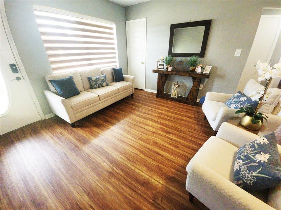 For Sale: $299,900 (3 beds, 2 baths, 1392 Square Feet)
