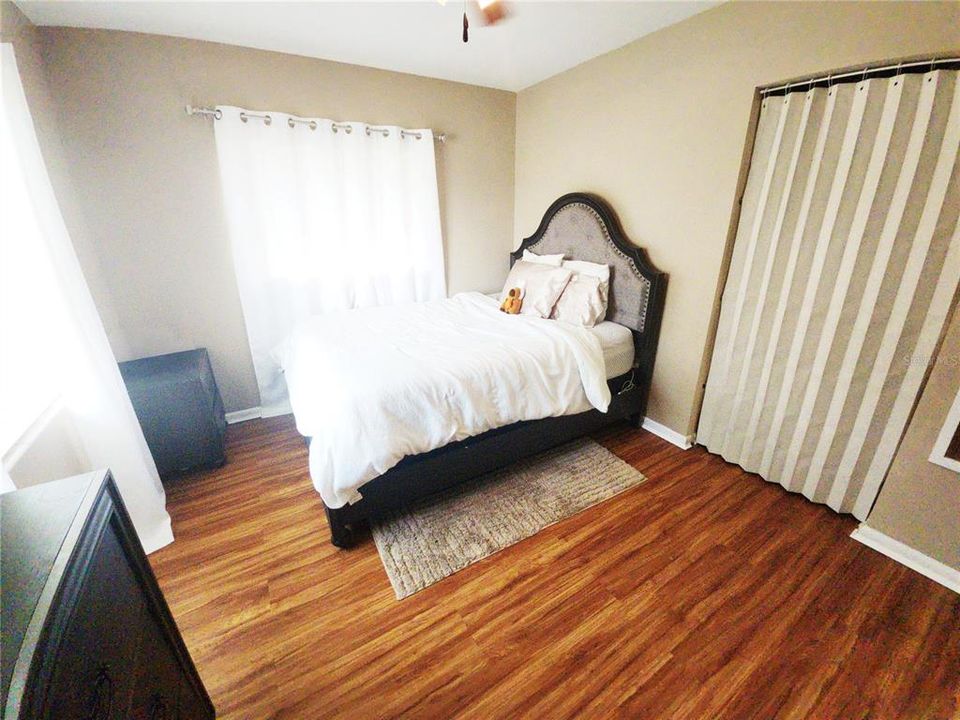 For Sale: $299,900 (3 beds, 2 baths, 1392 Square Feet)