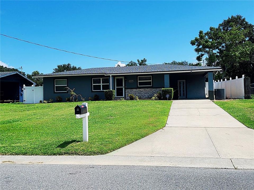 For Sale: $299,900 (3 beds, 2 baths, 1392 Square Feet)