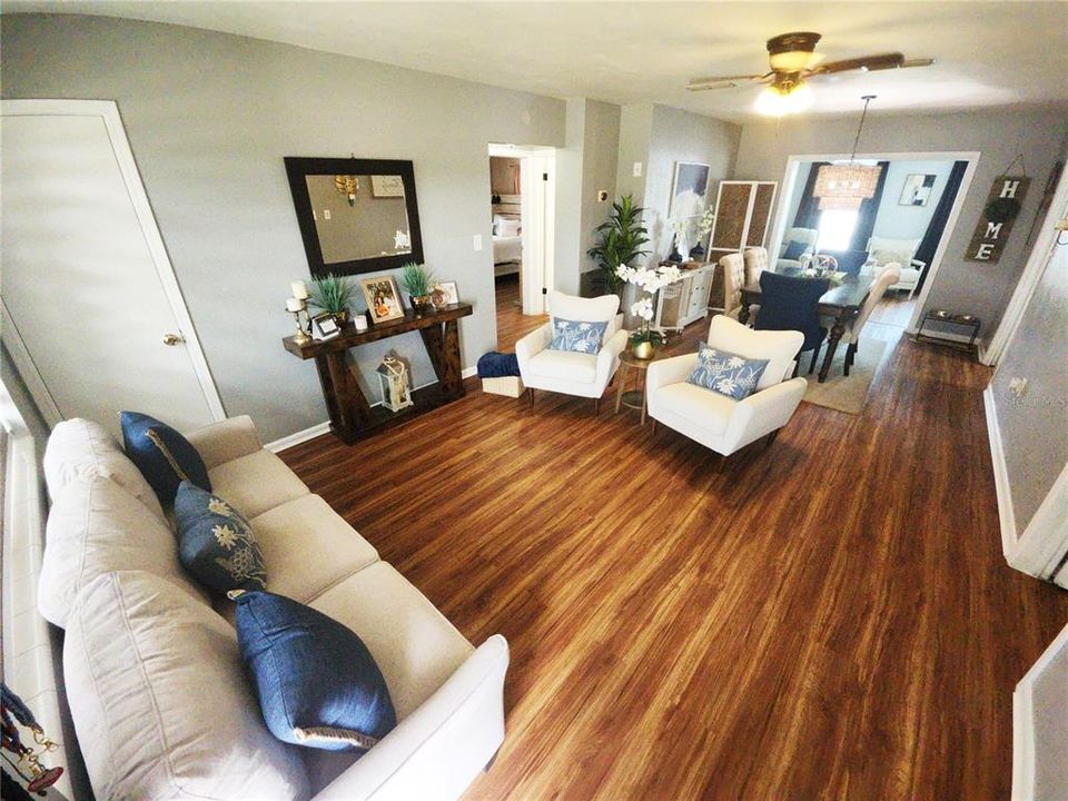 For Sale: $299,900 (3 beds, 2 baths, 1392 Square Feet)