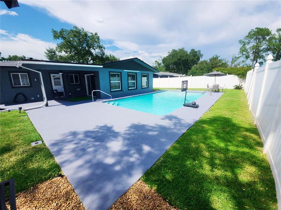 For Sale: $299,900 (3 beds, 2 baths, 1392 Square Feet)