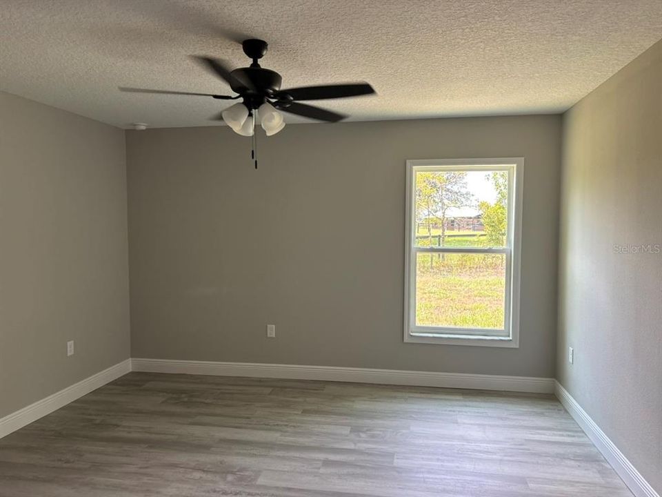 En Venta: $249,900 (3 camas, 2 baños, 1405 Pies cuadrados)