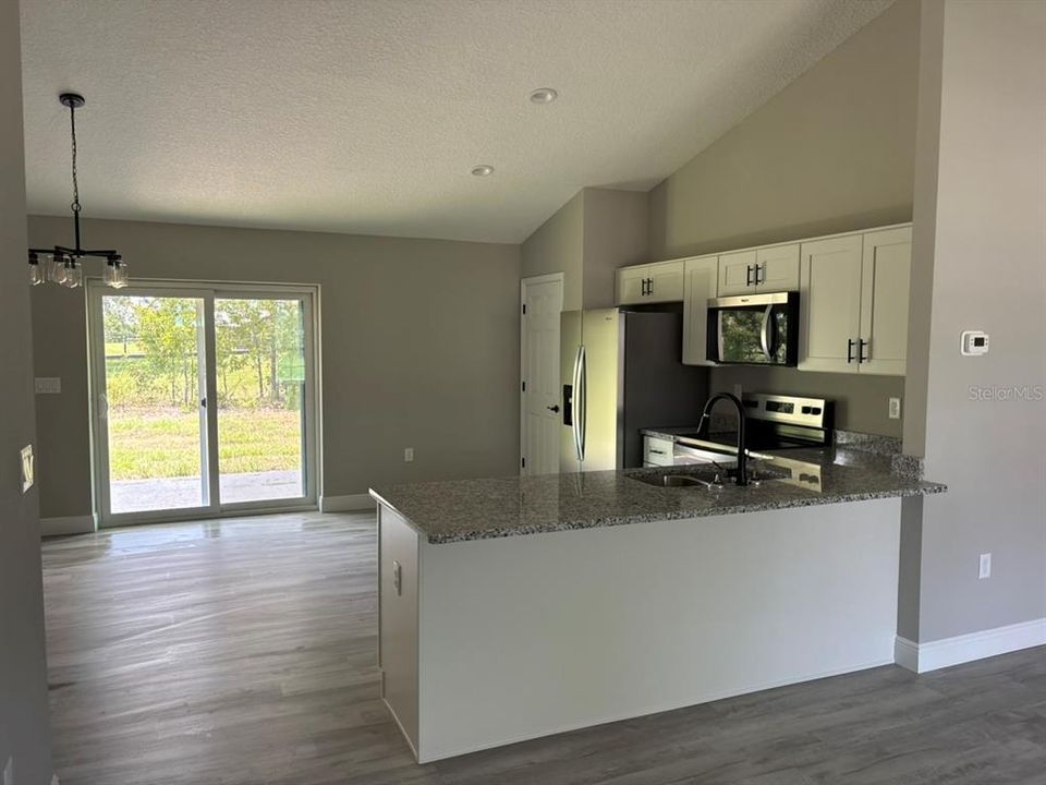 En Venta: $249,900 (3 camas, 2 baños, 1405 Pies cuadrados)