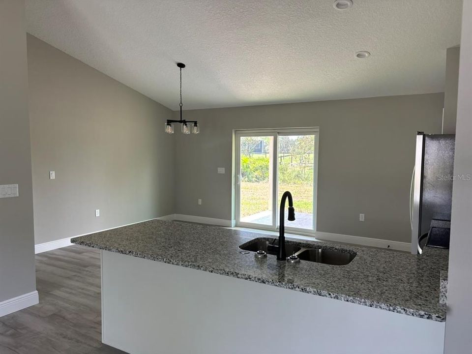 En Venta: $249,900 (3 camas, 2 baños, 1405 Pies cuadrados)