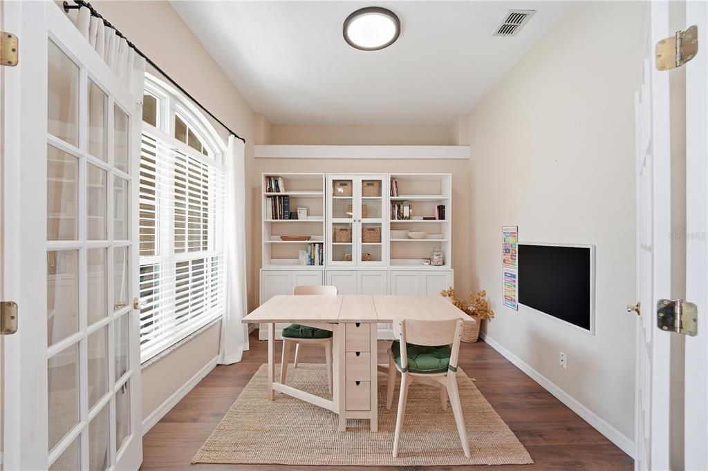 For Sale: $479,000 (4 beds, 3 baths, 2050 Square Feet)
