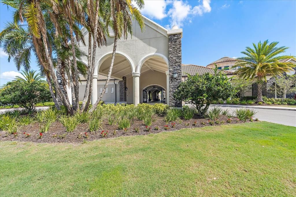 For Sale: $305,900 (2 beds, 2 baths, 1142 Square Feet)