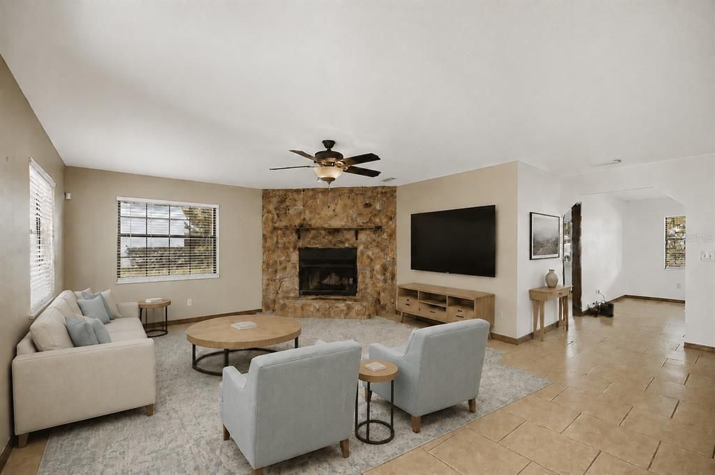 For Sale: $299,999 (3 beds, 3 baths, 2076 Square Feet)