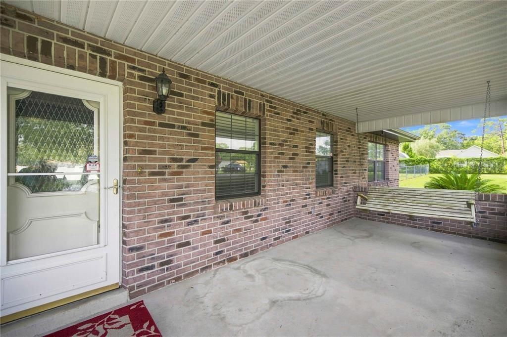 For Sale: $299,999 (3 beds, 3 baths, 2076 Square Feet)
