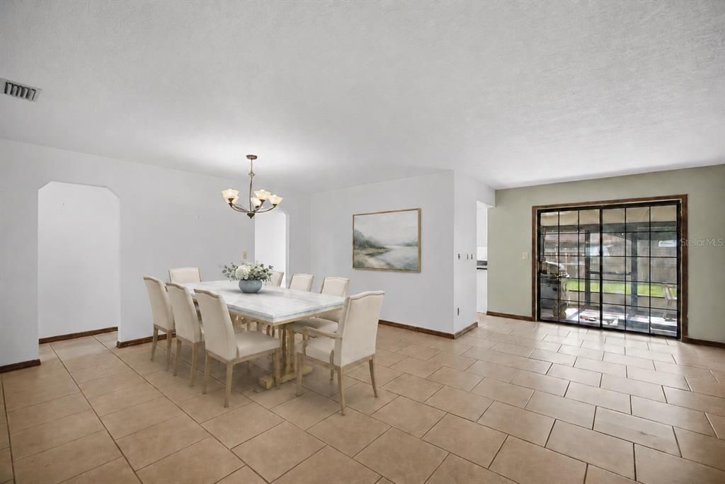 For Sale: $299,999 (3 beds, 3 baths, 2076 Square Feet)