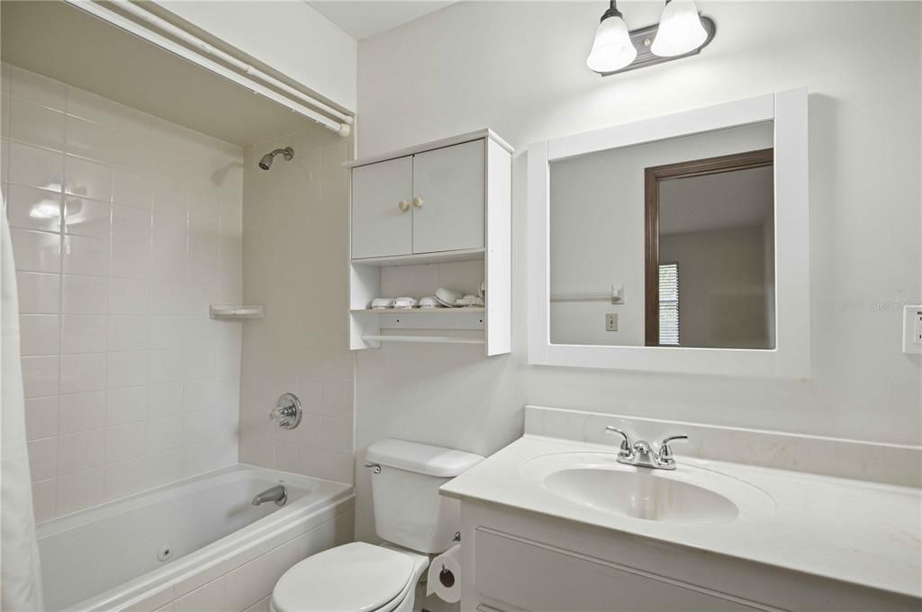 For Sale: $299,999 (3 beds, 3 baths, 2076 Square Feet)