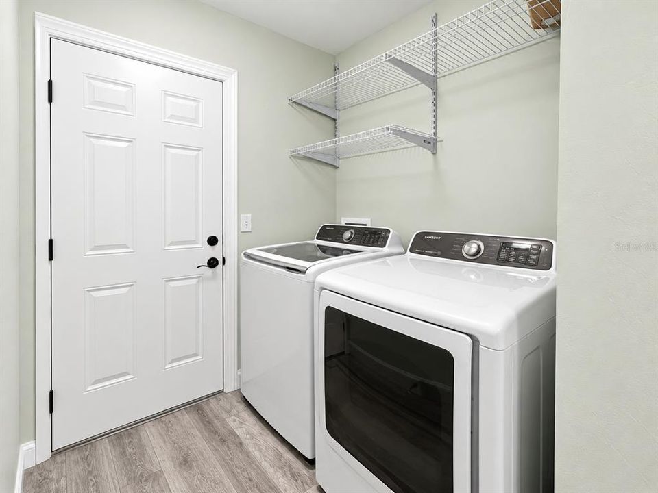 For Rent: $2,300 (3 beds, 2 baths, 1327 Square Feet)