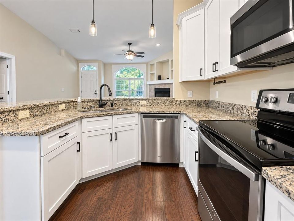 For Rent: $2,300 (3 beds, 2 baths, 1327 Square Feet)